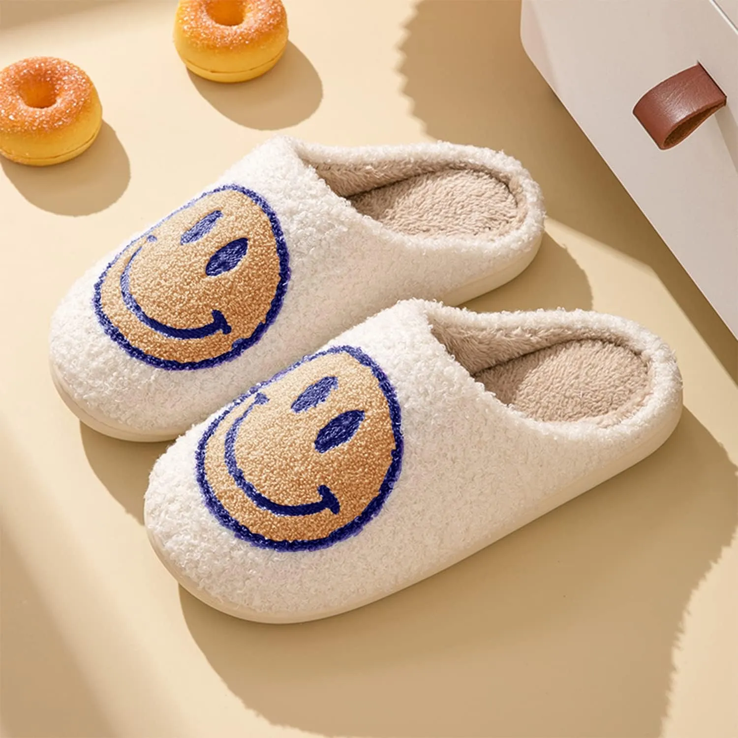 Smile Face Slippers for Women Happy face slippers Retro Soft Plush Warm Slip-on Slippers, Cozy Indoor Outdoor Slippers